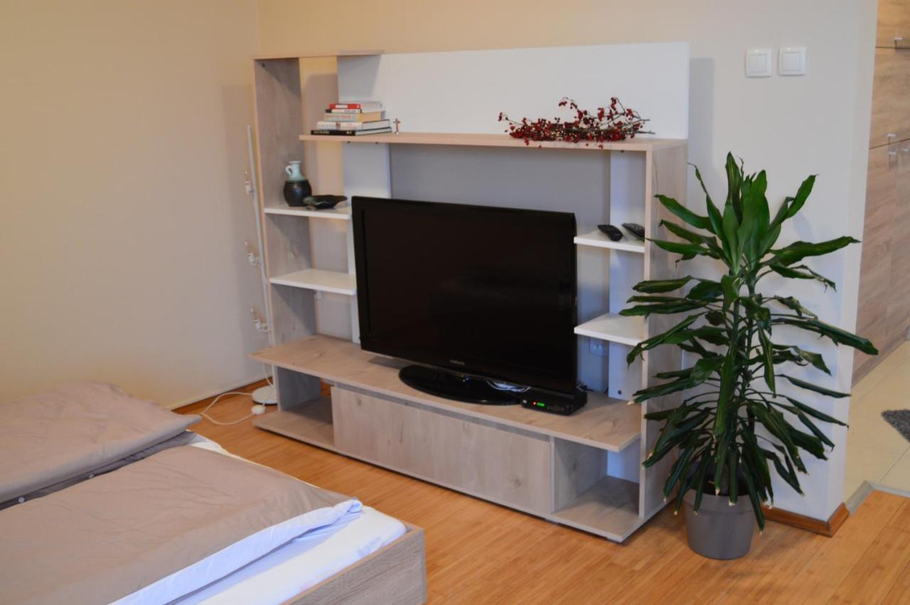 Апартаменты Apartman Mile Суботица Экстерьер фото